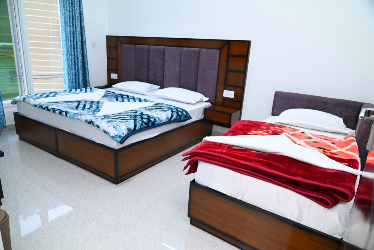 Room 01